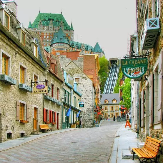 CHAPTER III: WITHIN THE WALLS: A memoir of the plague in Quebec City