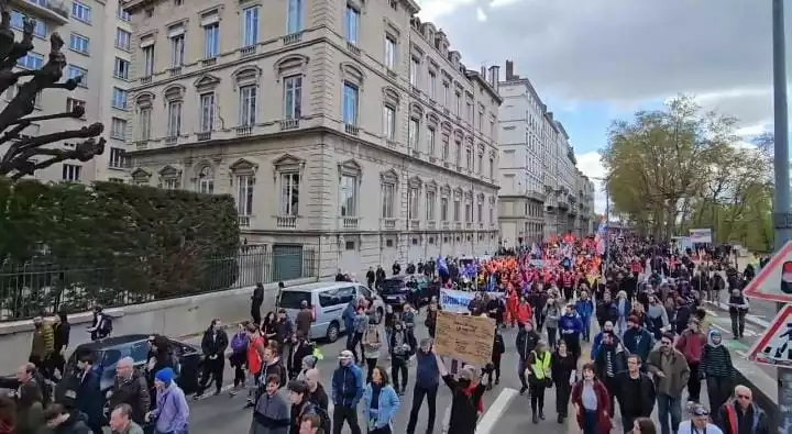 France: three months of clash against the Macron government